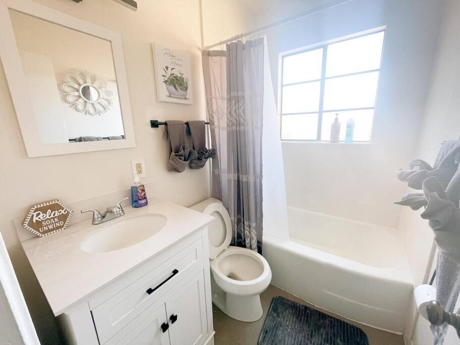 Pet Friendly! Private Casita In Nob Hill Villa Албукерке Екстериор снимка