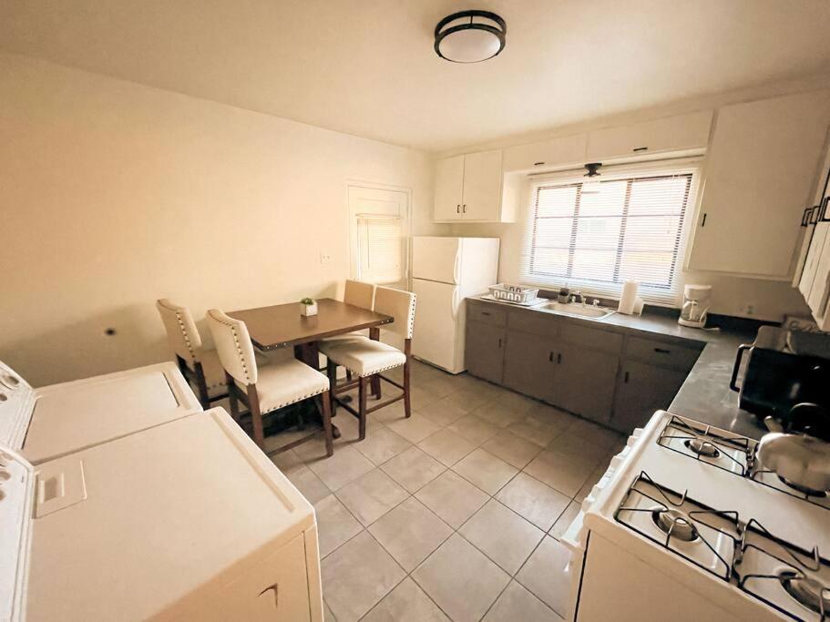 Pet Friendly! Private Casita In Nob Hill Villa Албукерке Екстериор снимка